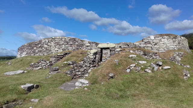 A photograph of the entrance to Carn Liath Broch, Sutherland. Source Wiki Commons Colin Kinnear