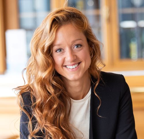 A photograph of Visiting Fellow Dr Irene Garcia Losquino